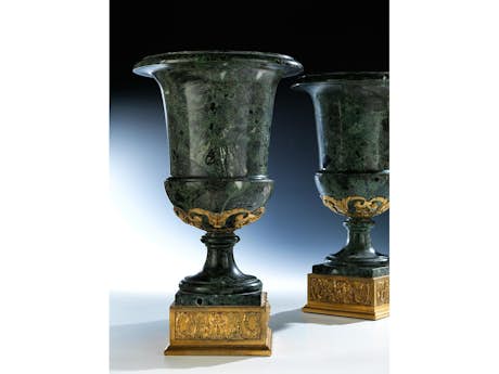 Paar Louis XVI-Vasen in ägyptischem grünen Marmor